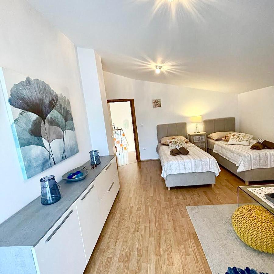 Dalmatian Village Charm - Spacious Villa With Pool Near Trogir Primorski Dolac Eksteriør billede