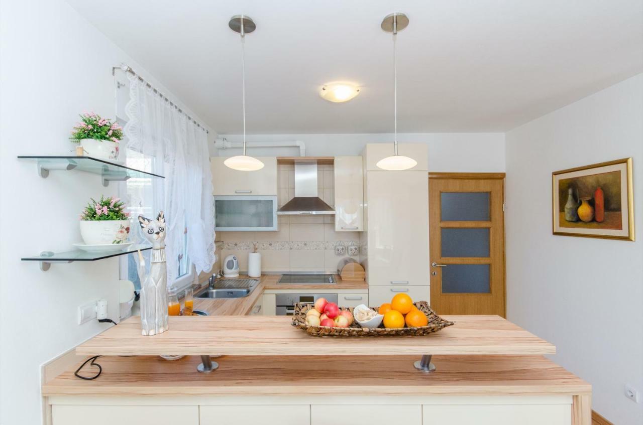 Dalmatian Village Charm - Spacious Villa With Pool Near Trogir Primorski Dolac Eksteriør billede
